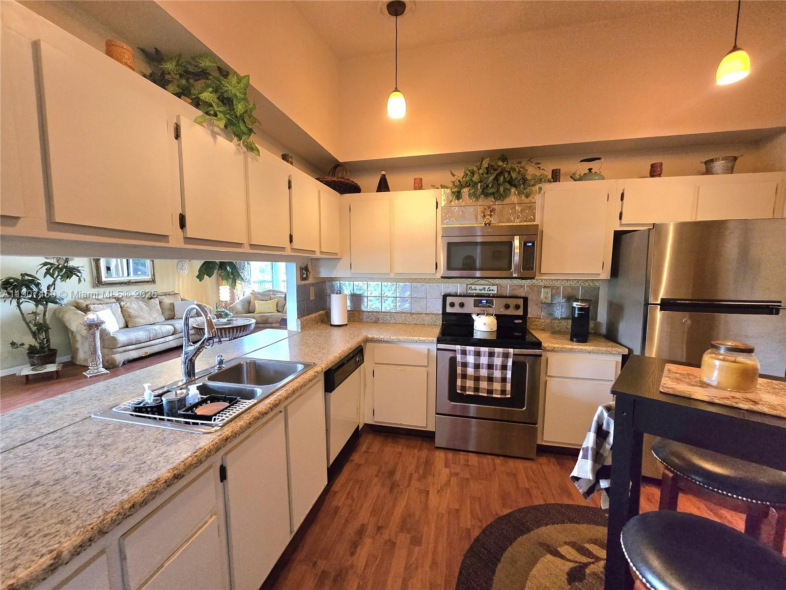 7300 NW 1st St # 201