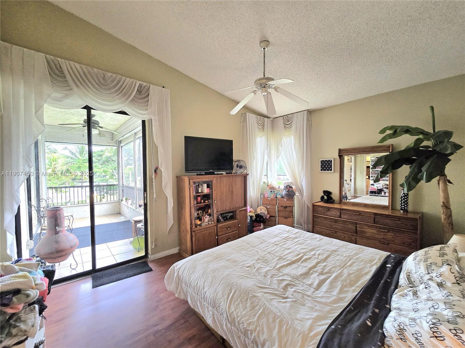 7300 NW 1st St # 201