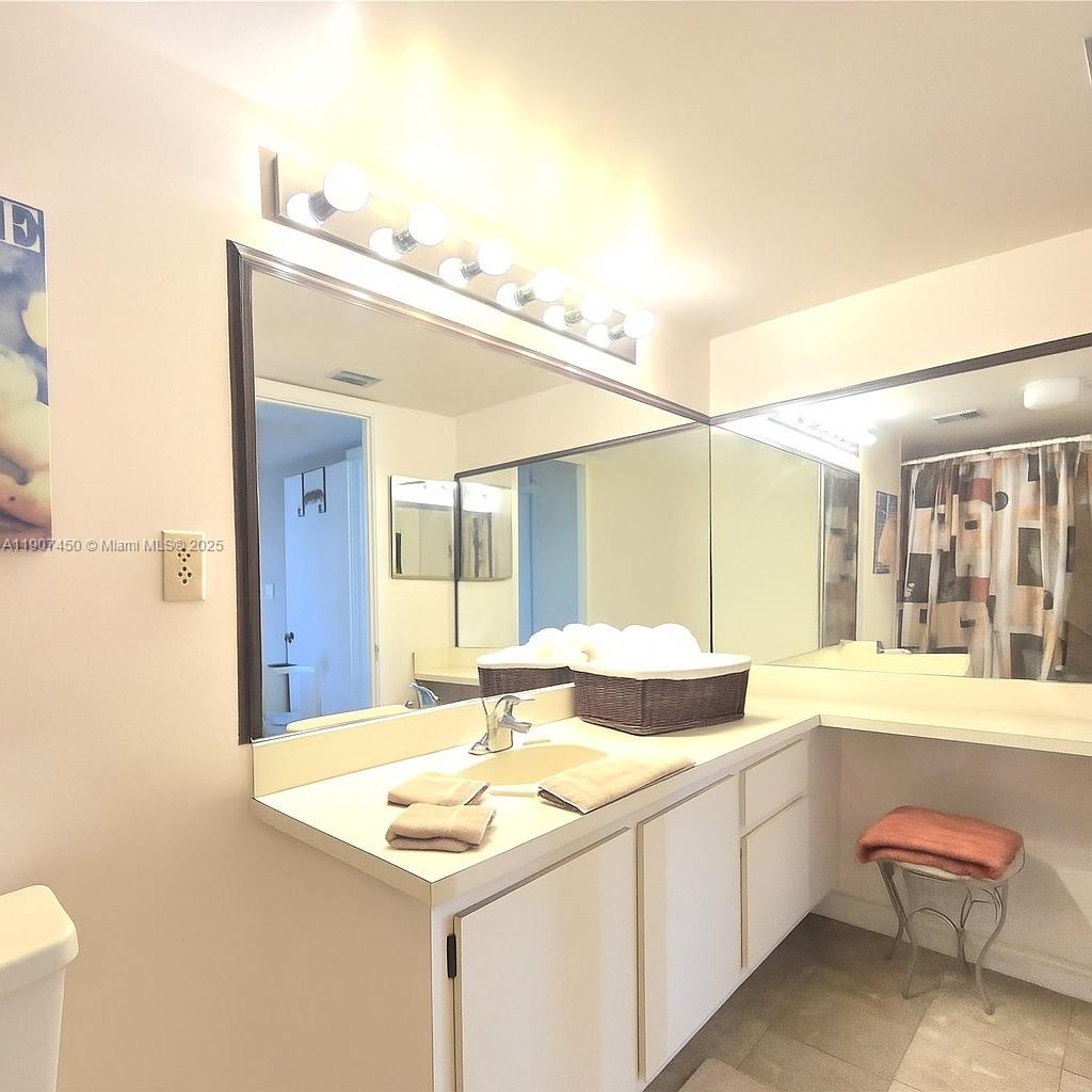 7300 NW 1st St # 201