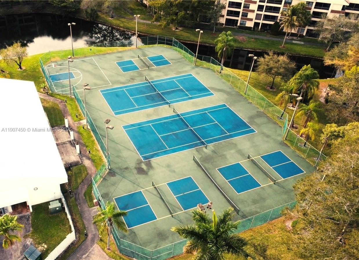 7300 NW 1st St # 201