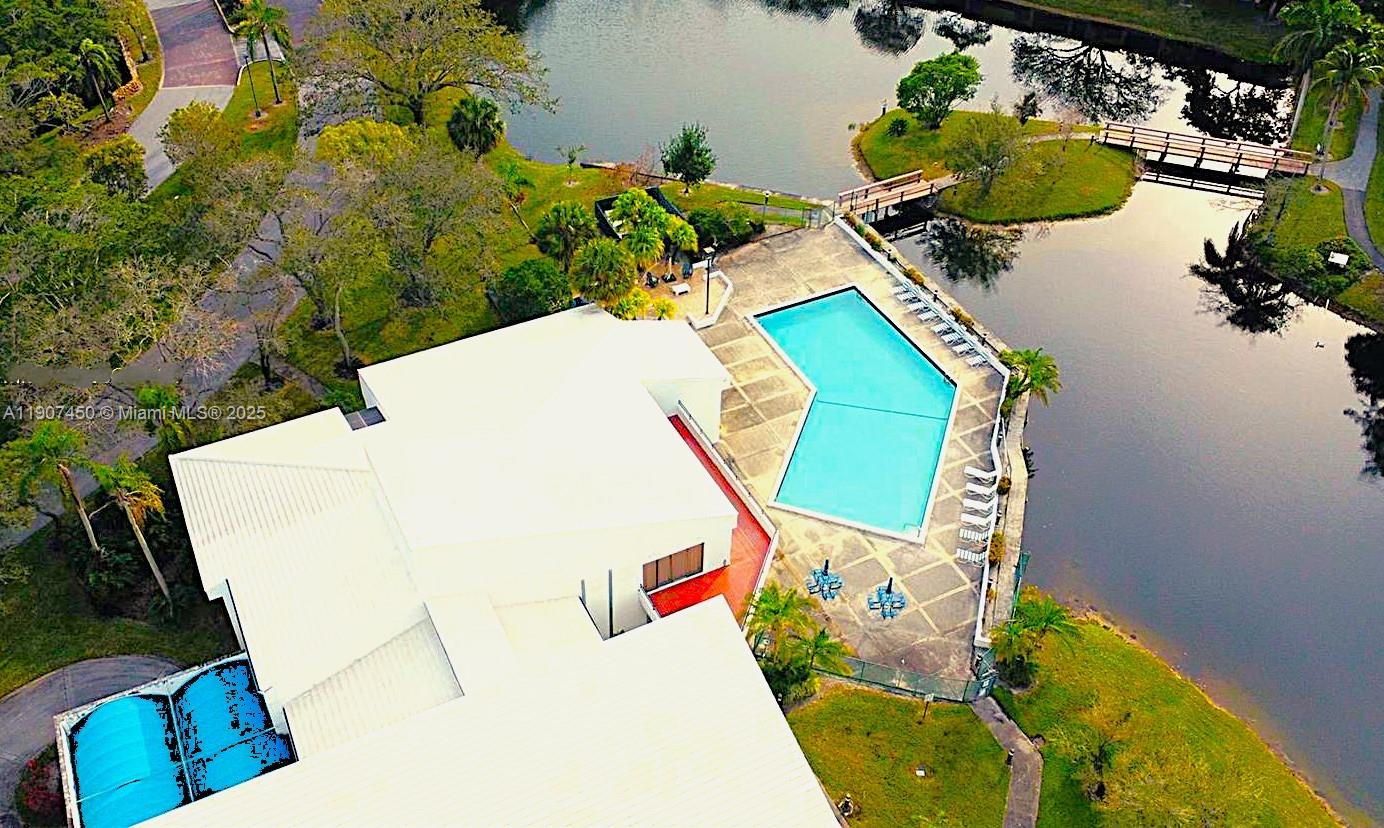 7300 NW 1st St # 201