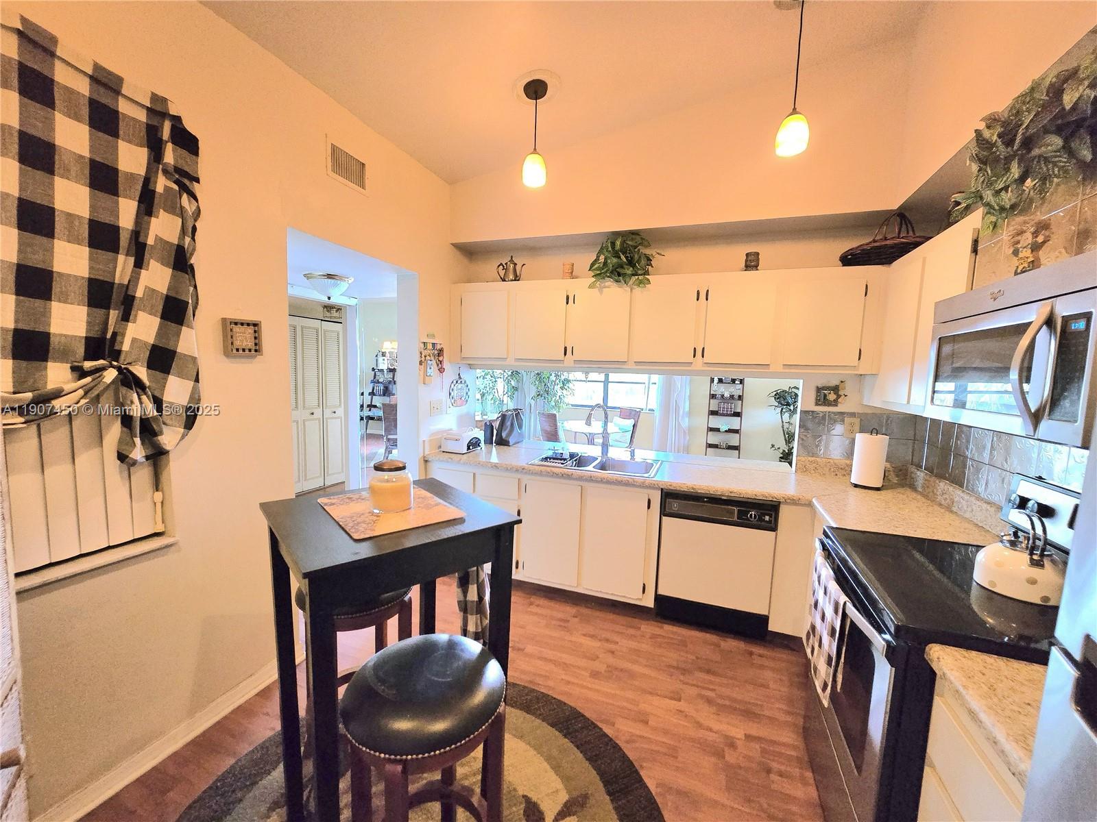 7300 NW 1st St # 201