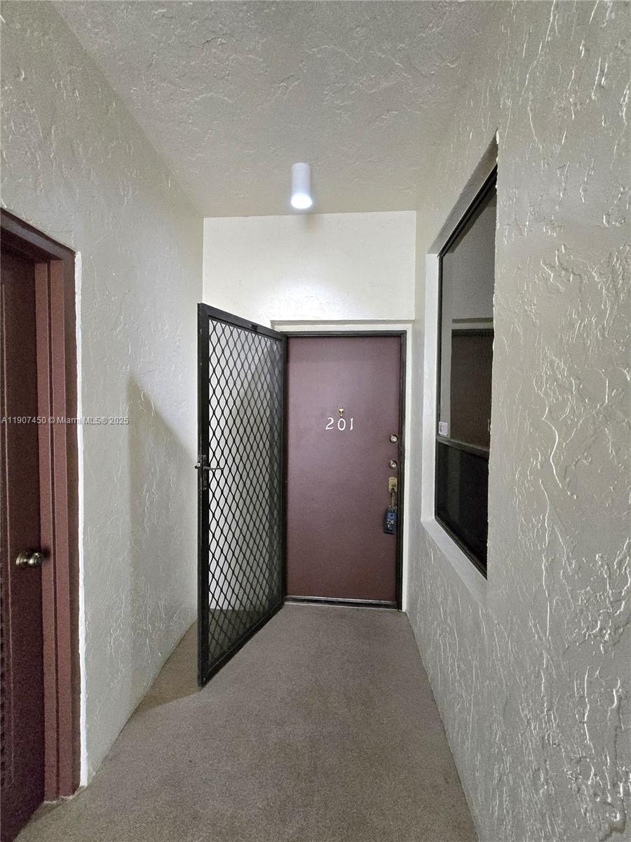 7300 NW 1st St # 201