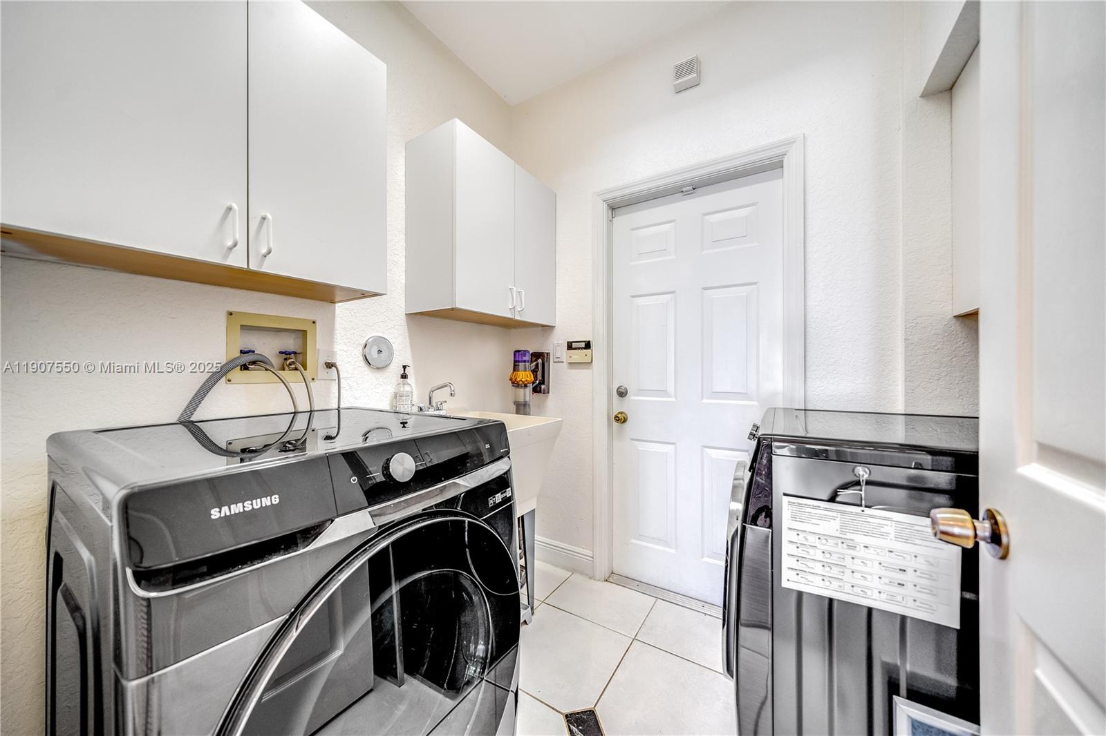 1241 S 13th Ave # 1241