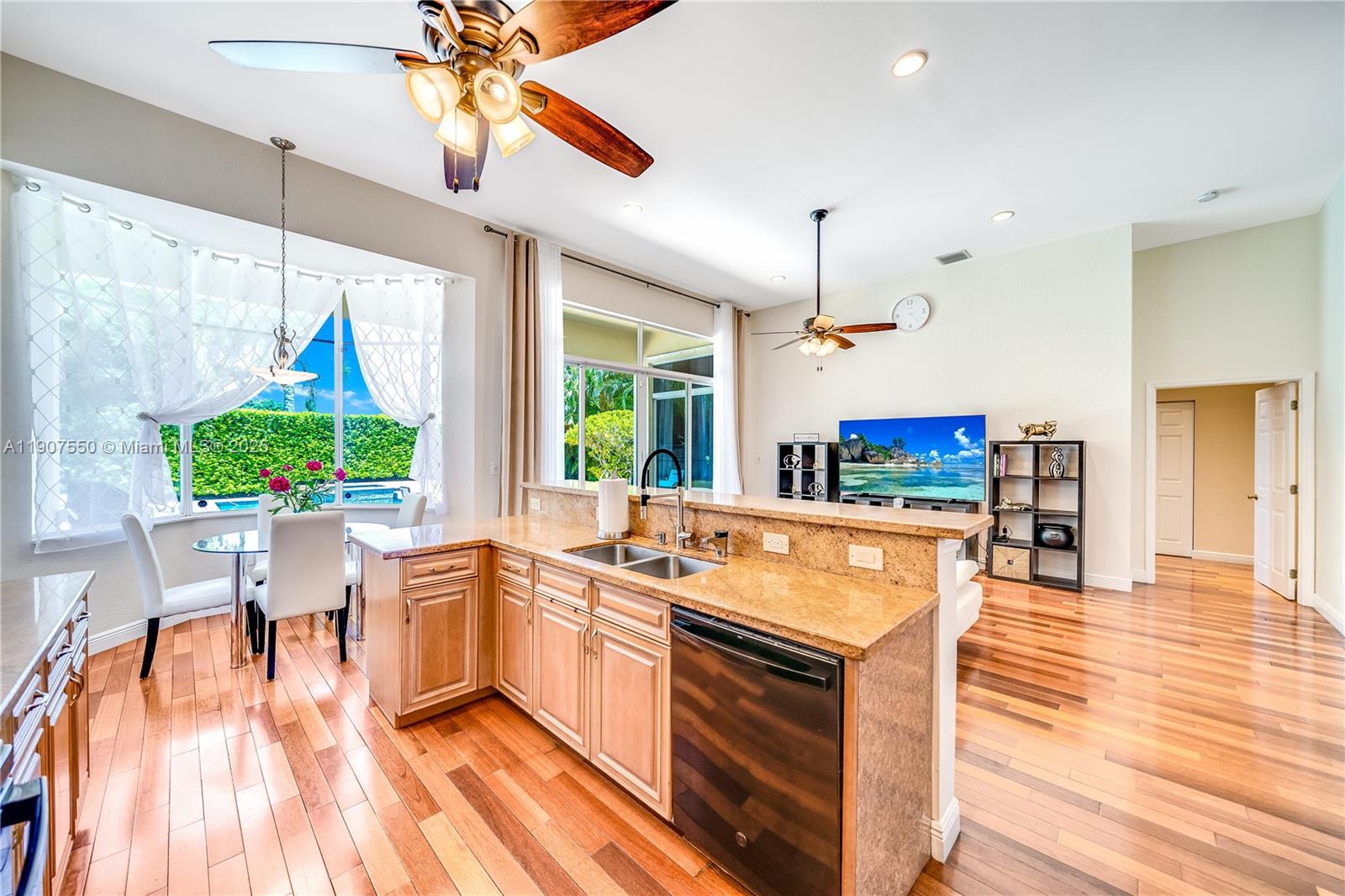 1241 S 13th Ave # 1241