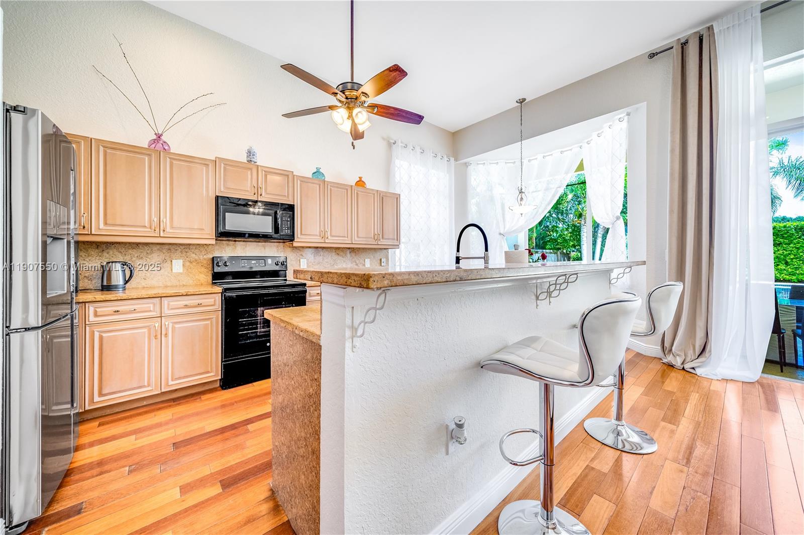 1241 S 13th Ave # 1241