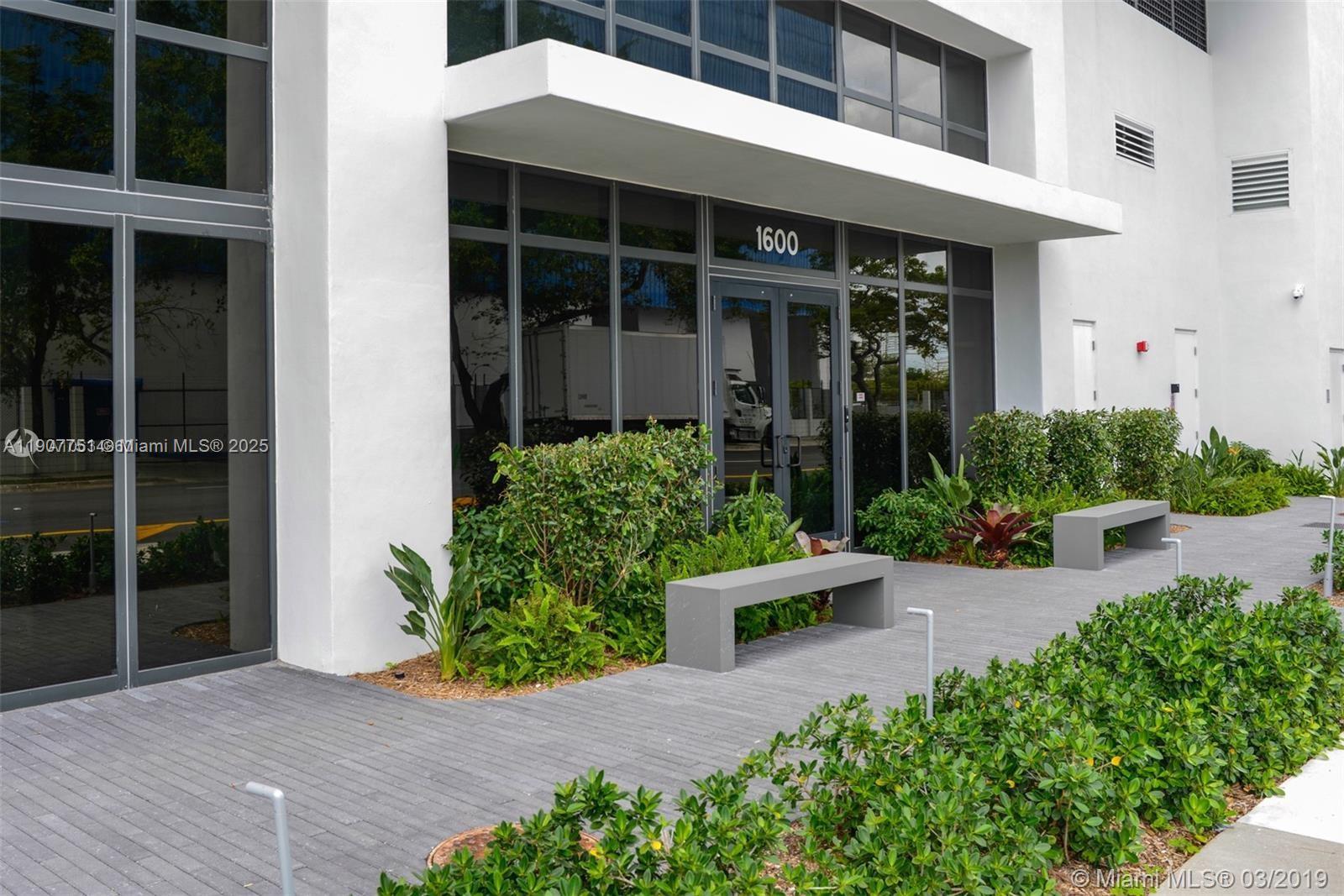 1600 NE 1 # 1005