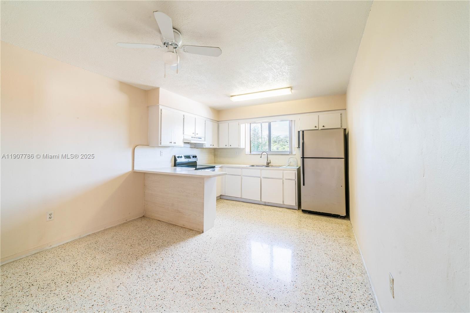 21 NW 33rd Ave Unit: UPPER