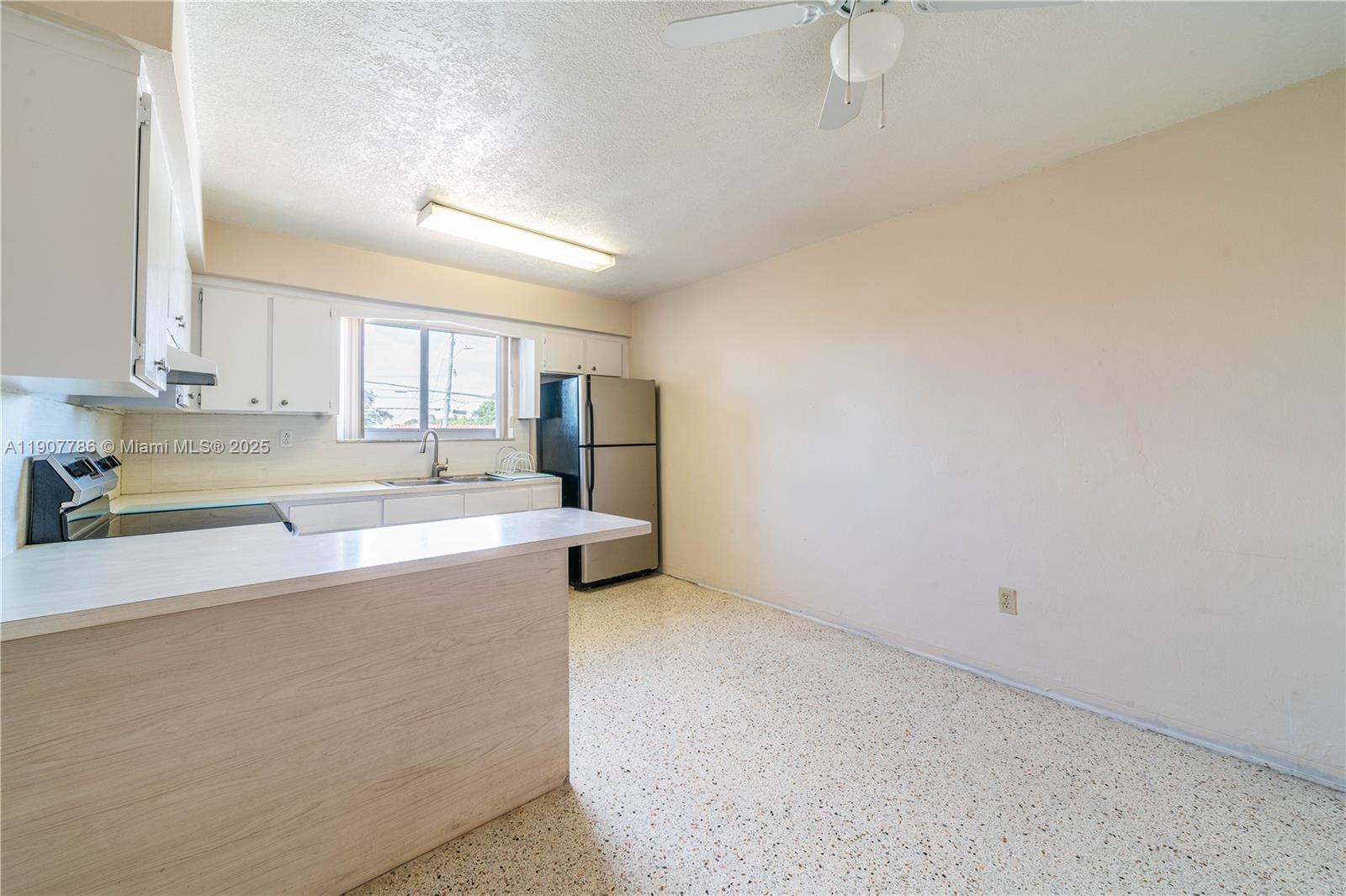 21 NW 33rd Ave Unit: UPPER