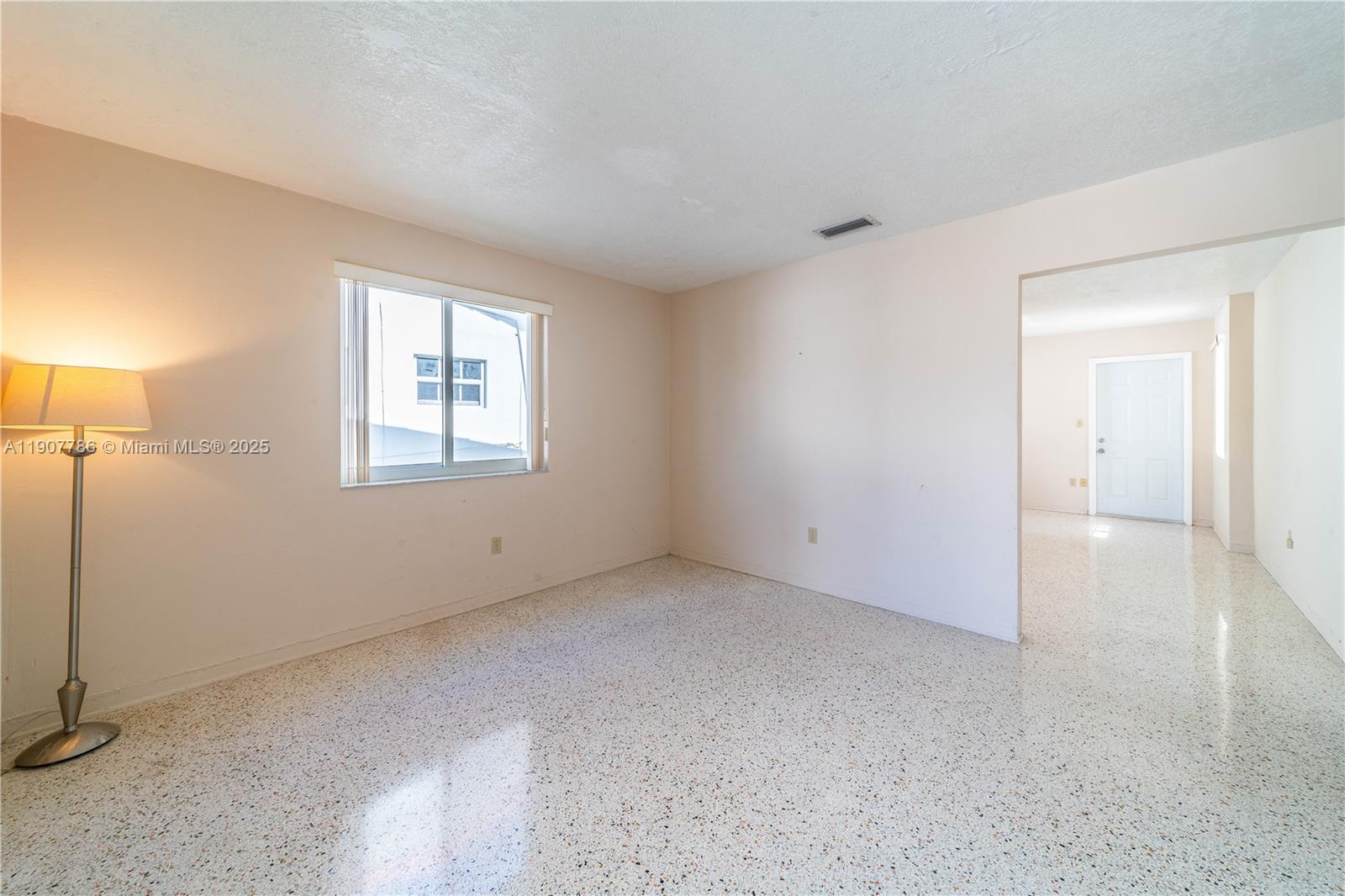 21 NW 33rd Ave Unit: UPPER