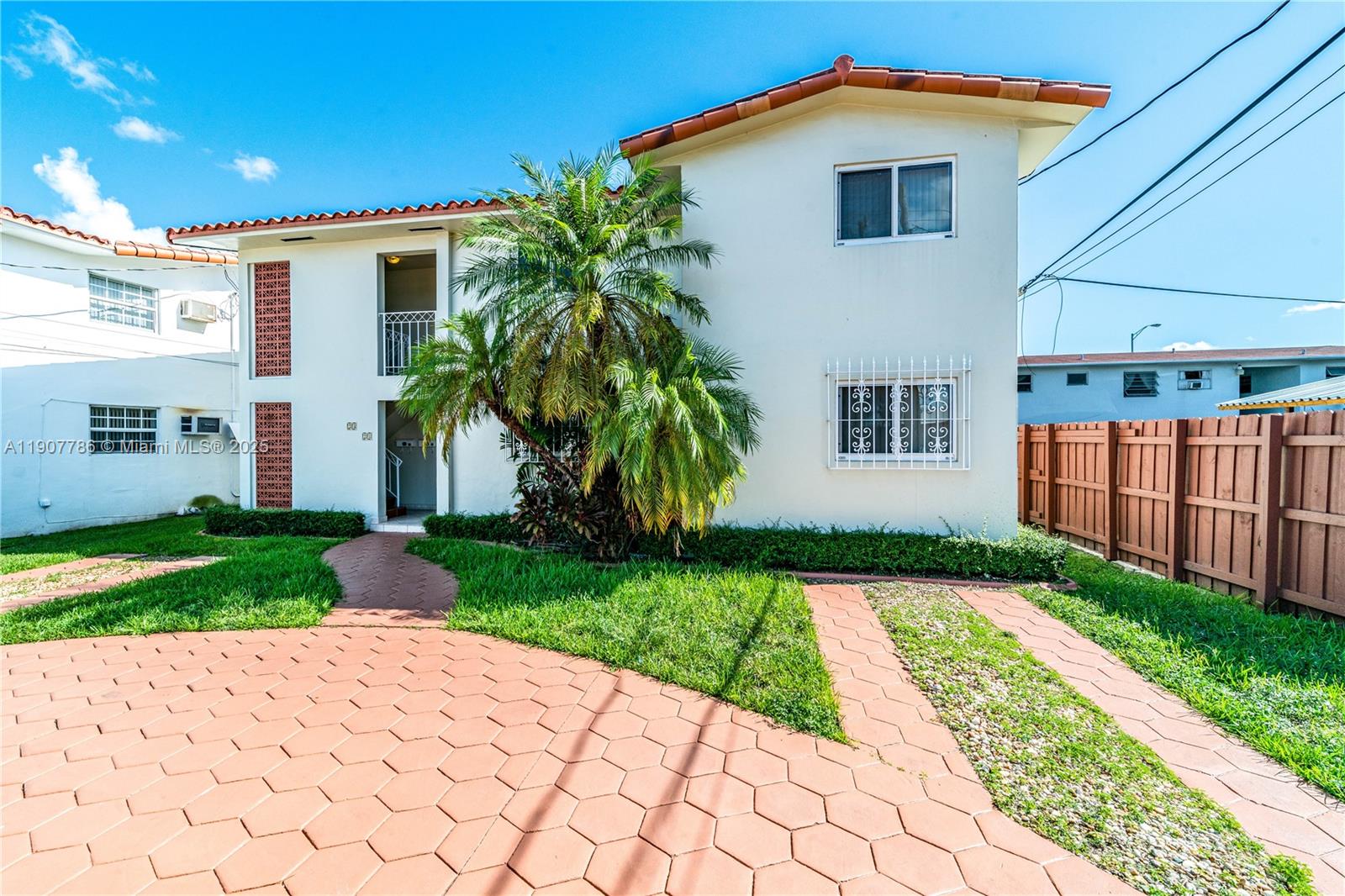 21 NW 33rd Ave Unit: UPPER