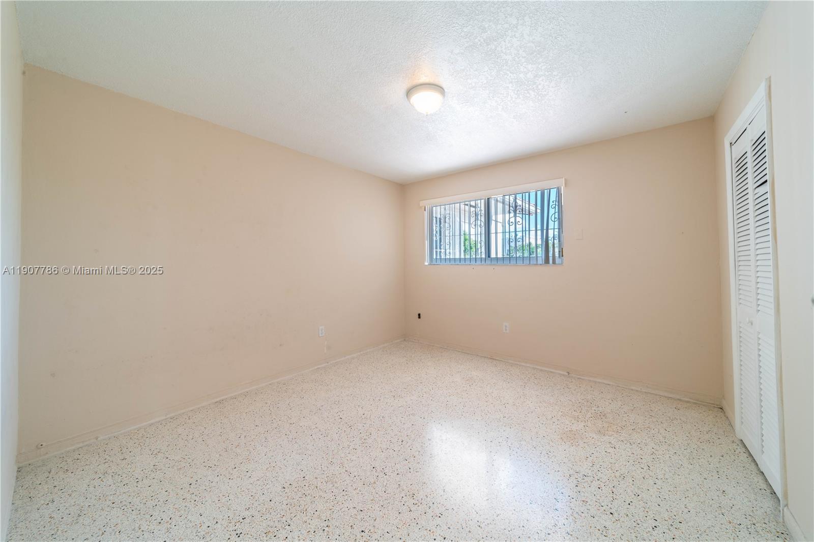 21 NW 33rd Ave Unit: UPPER