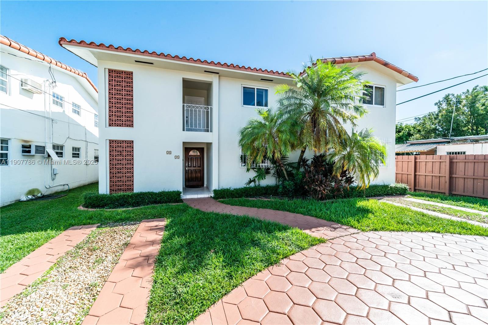 21 NW 33rd Ave Unit: UPPER