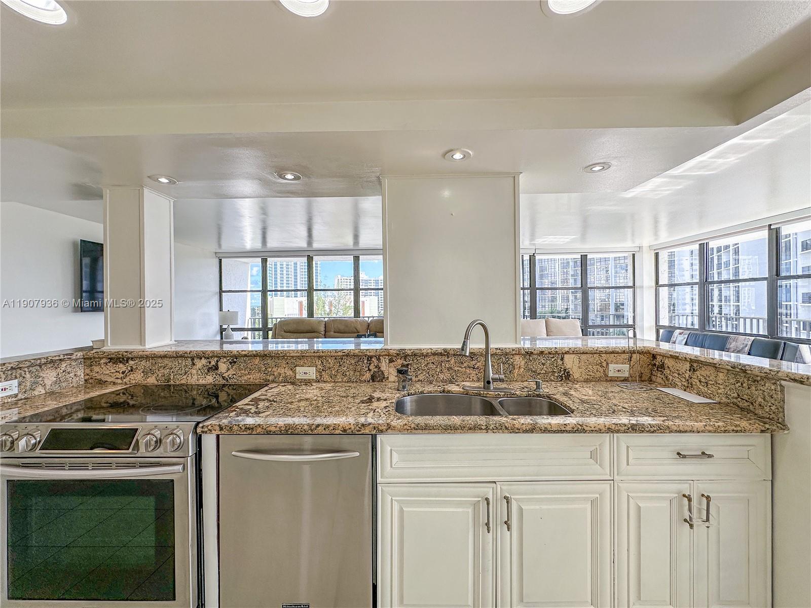 800 Parkview Dr # 630