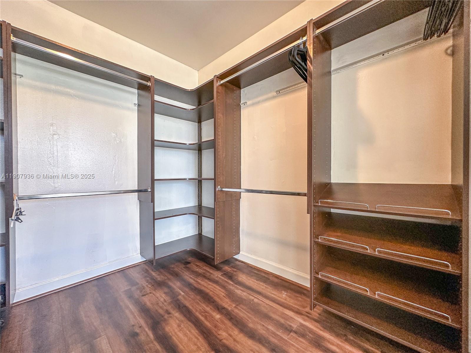 800 Parkview Dr # 630