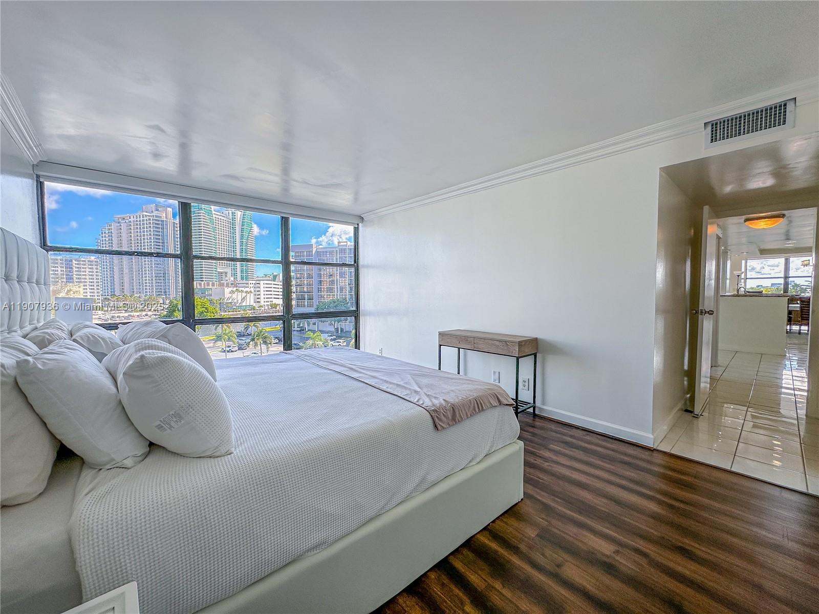 800 Parkview Dr # 630