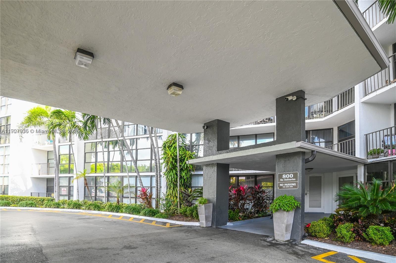 800 Parkview Dr # 630