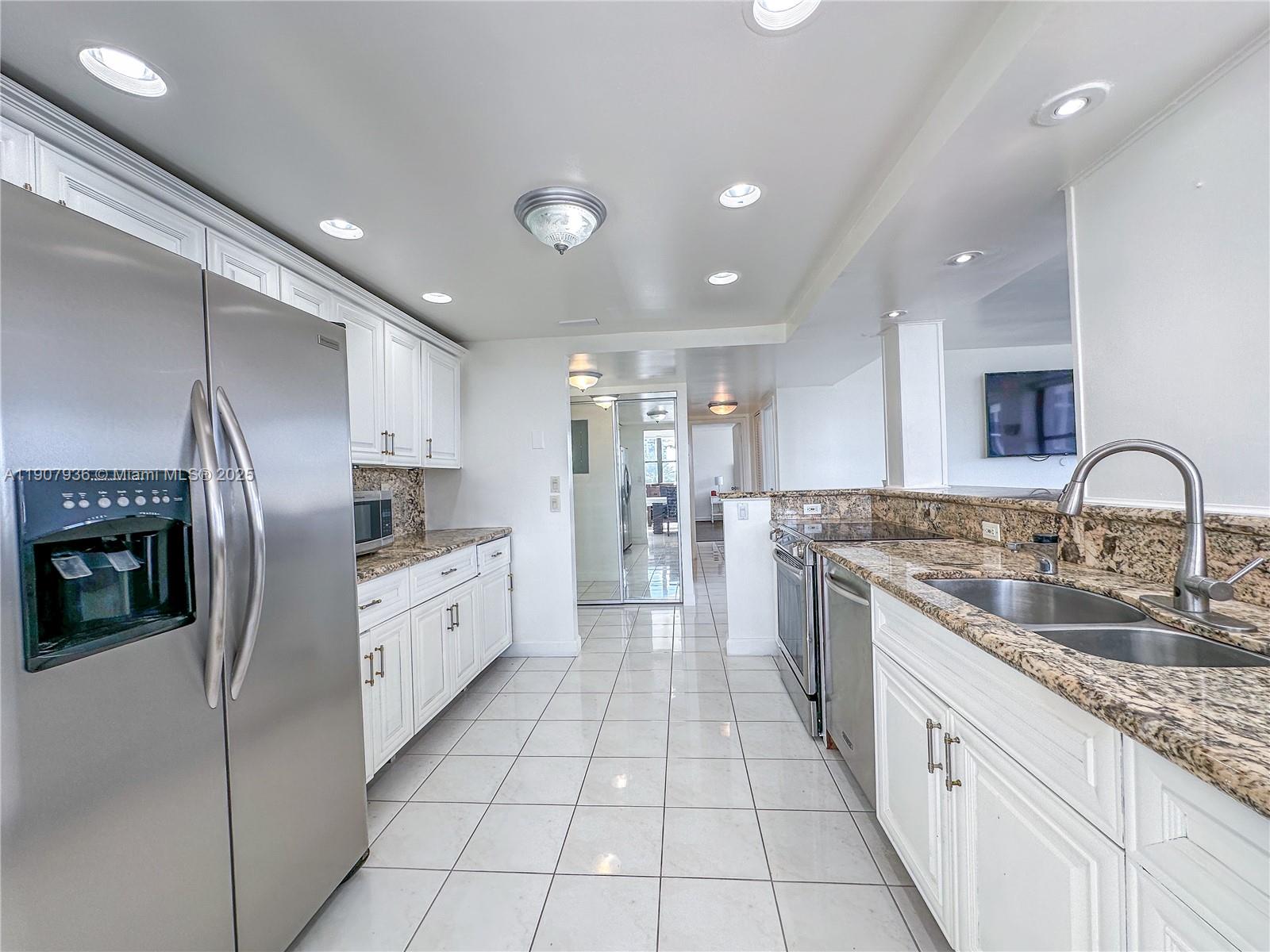 800 Parkview Dr # 630