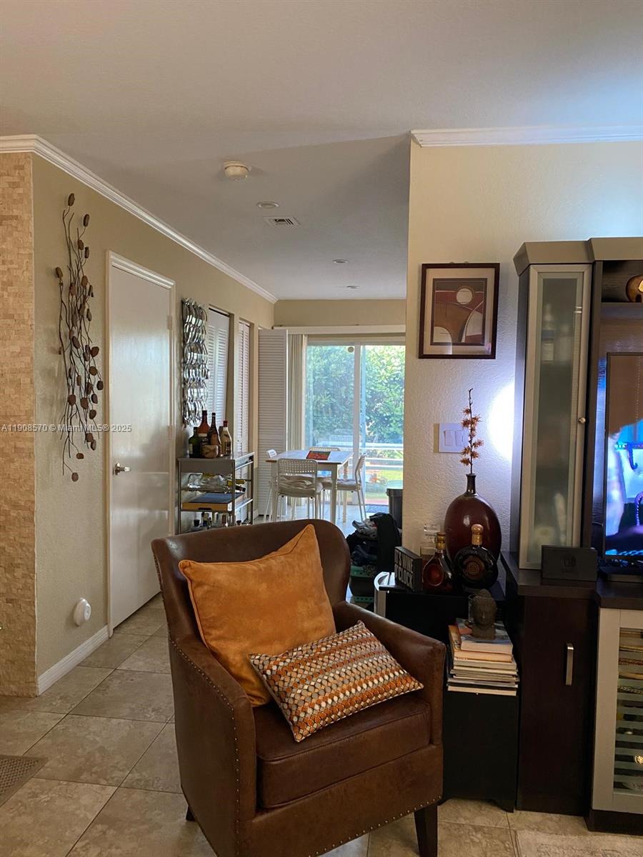 2098 NE 167th St # 118 Unit: 2-118