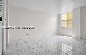 2935 NE 163rd St # 4B