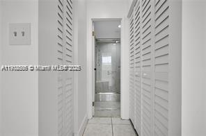 2935 NE 163rd St # 4B