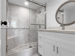 2935 NE 163rd St # 4B