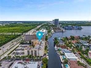 2935 NE 163rd St # 4B