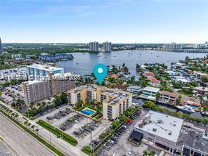 2935 NE 163rd St # 4B