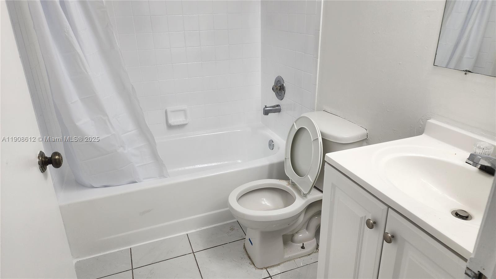 9708 Hammocks Blvd # 32 Unit: 101-32