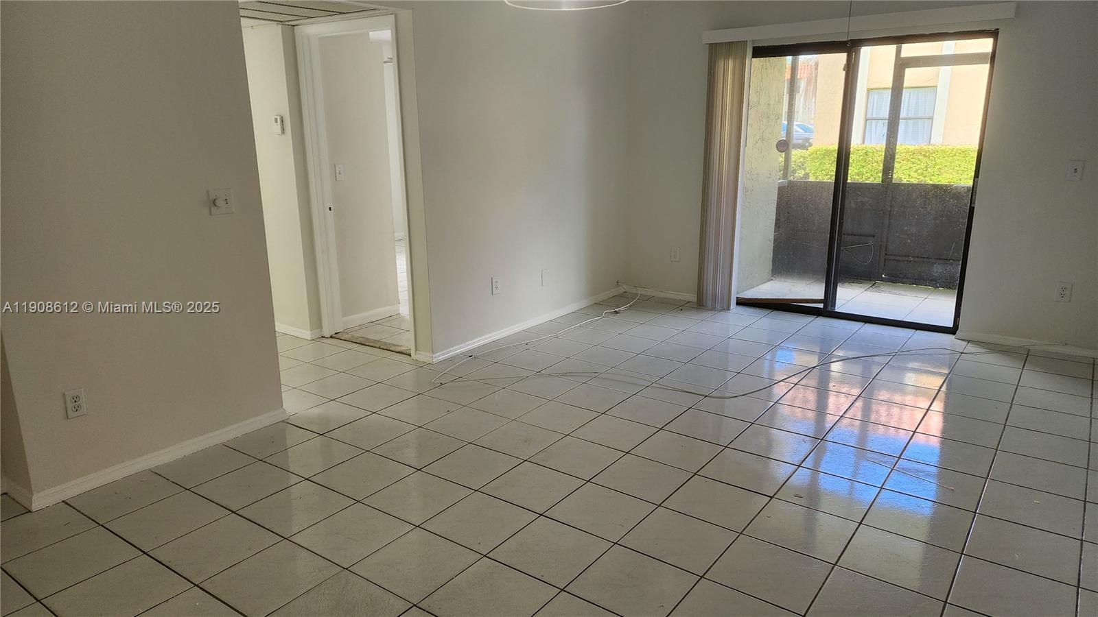 9708 Hammocks Blvd # 32 Unit: 101-32