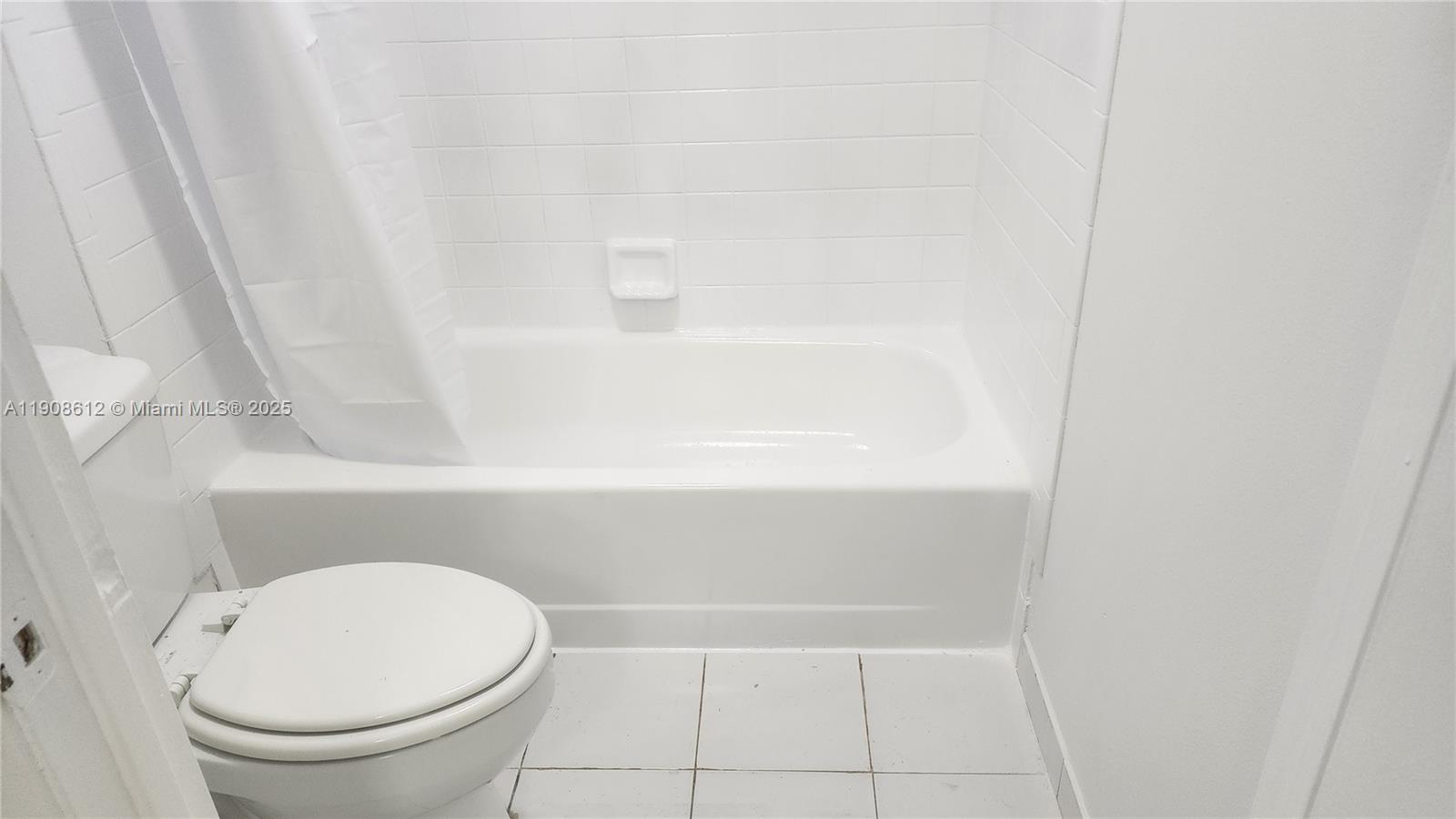 9708 Hammocks Blvd # 32 Unit: 101-32