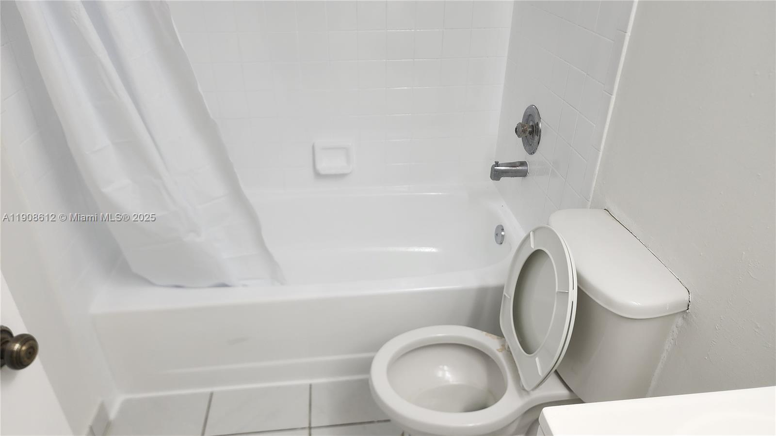 9708 Hammocks Blvd # 32 Unit: 101-32