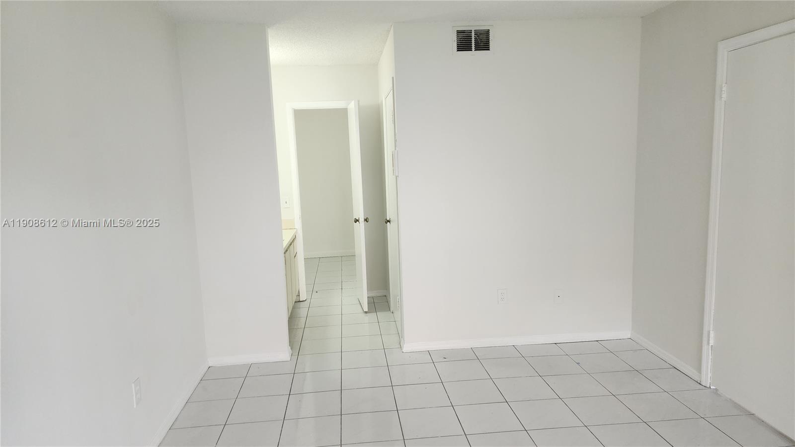 9708 Hammocks Blvd # 32 Unit: 101-32