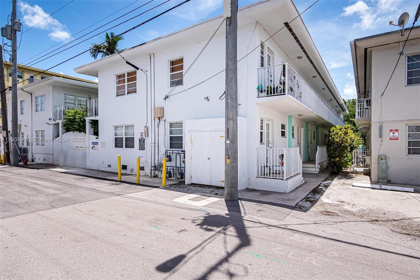 911 Meridian Ave # 106