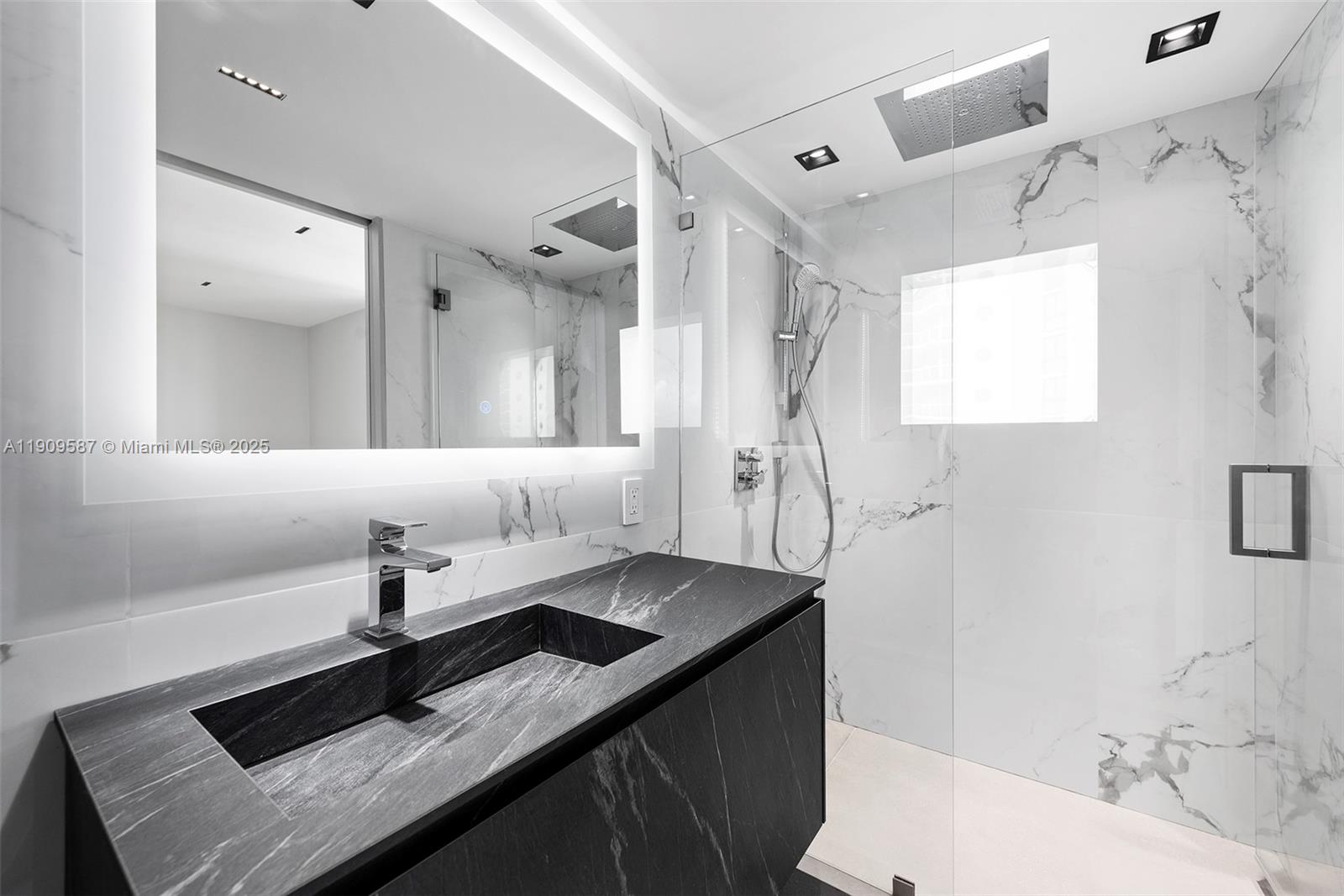 3640 Yacht Club Dr # 810