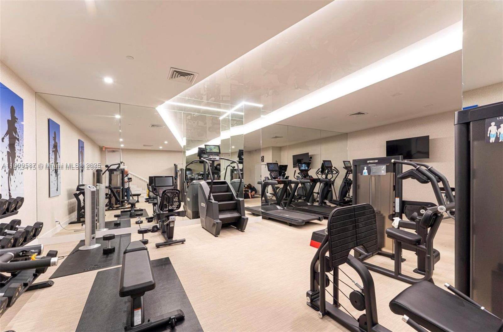 3640 Yacht Club Dr # 810