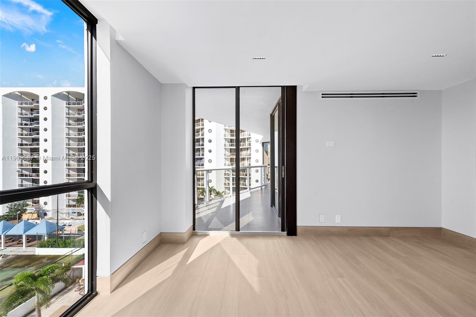 3640 Yacht Club Dr # 810