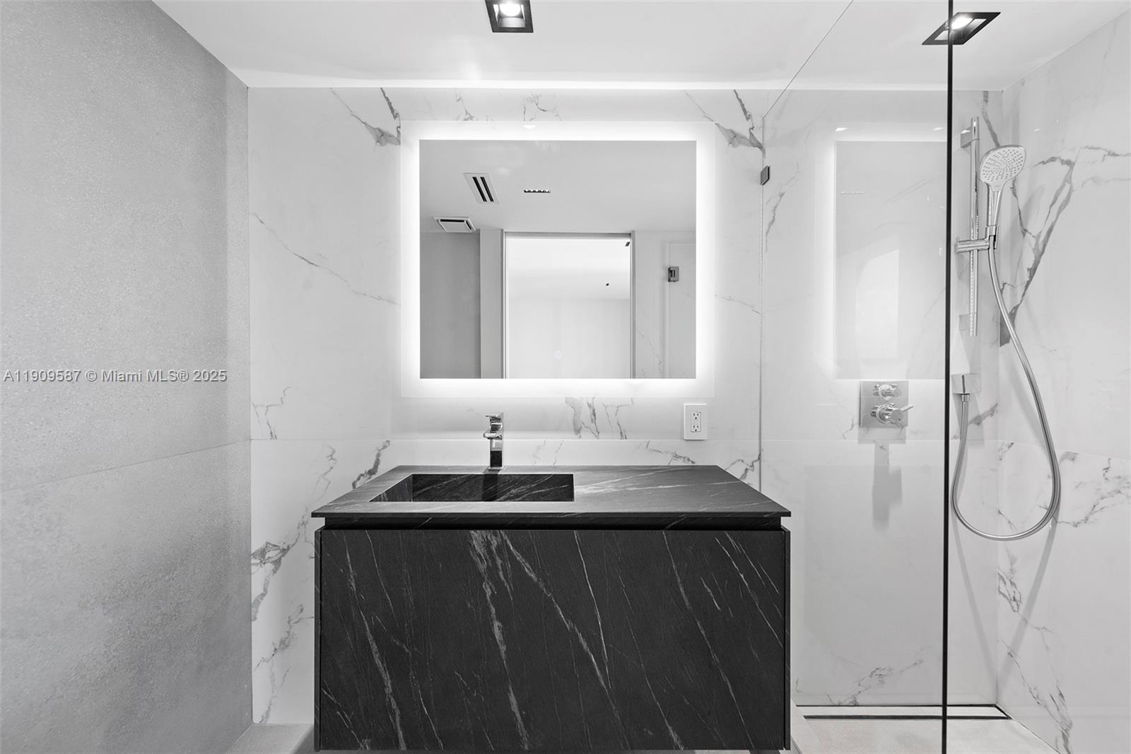 3640 Yacht Club Dr # 810