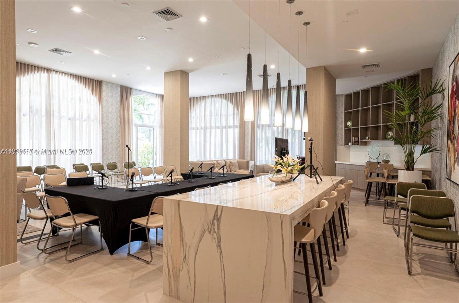 3640 Yacht Club Dr # 810