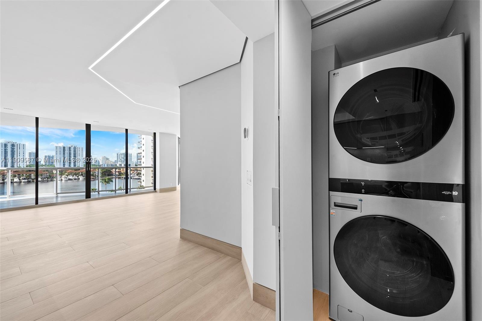 3640 Yacht Club Dr # 810