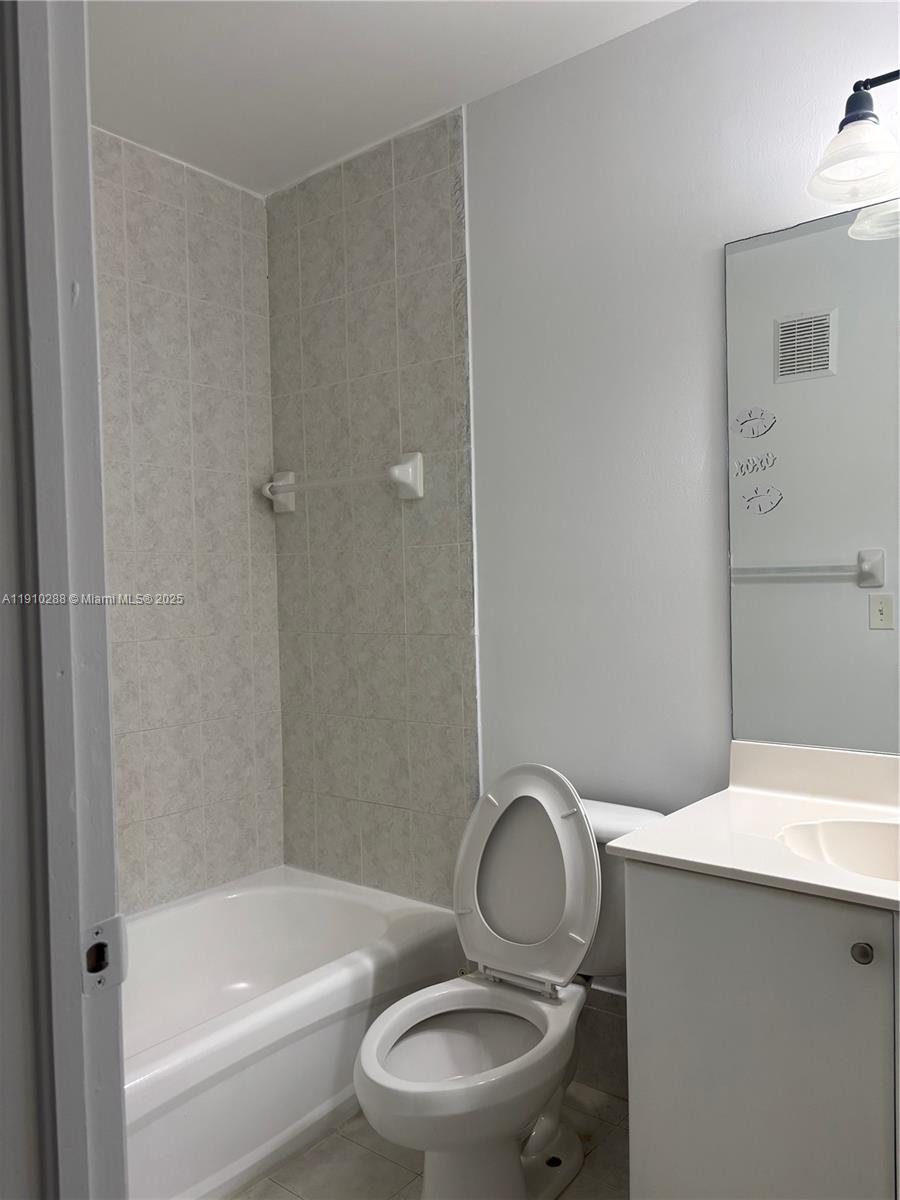 17710 NW 73rd Ave # 20 Unit: 202-20