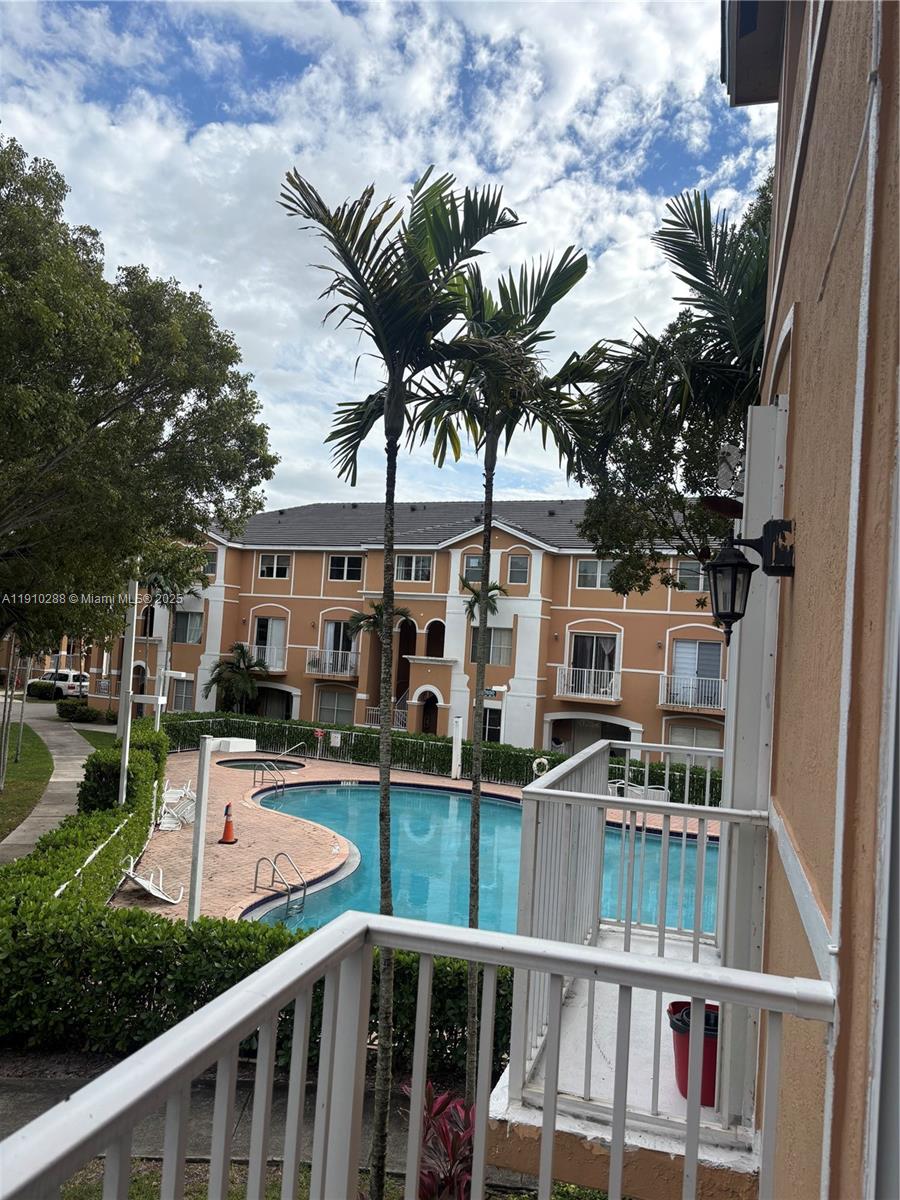 17710 NW 73rd Ave # 20 Unit: 202-20