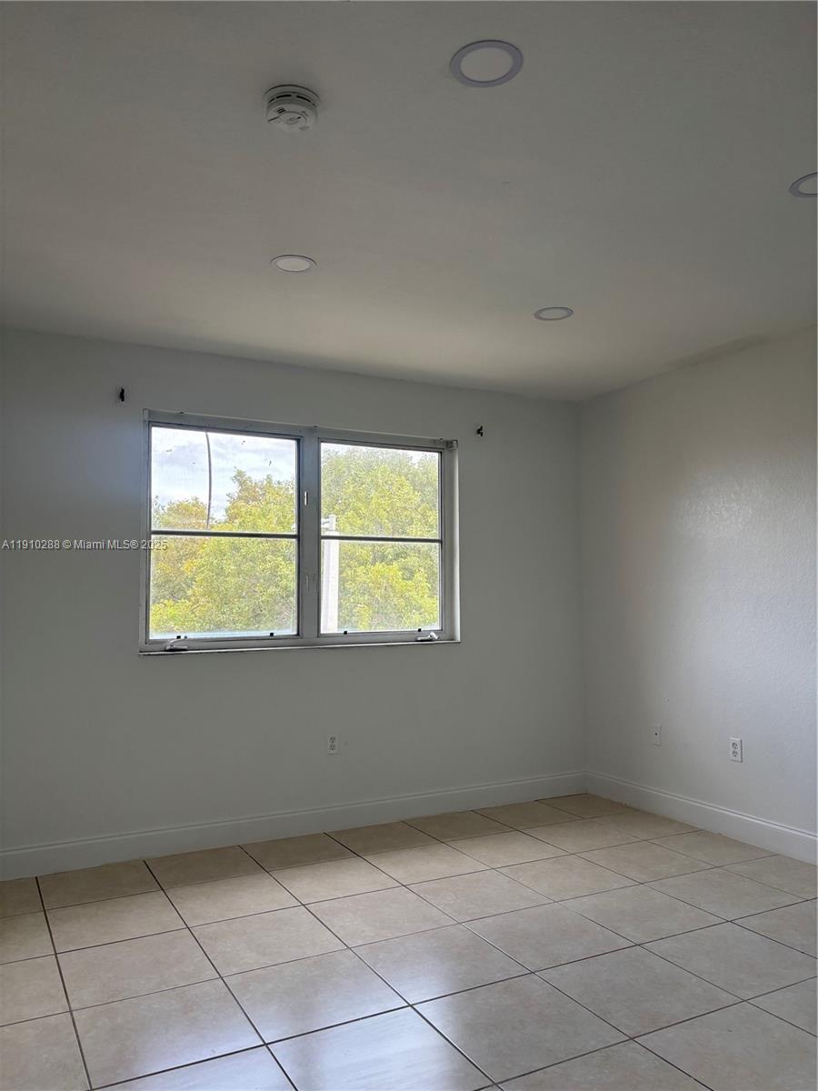17710 NW 73rd Ave # 20 Unit: 202-20