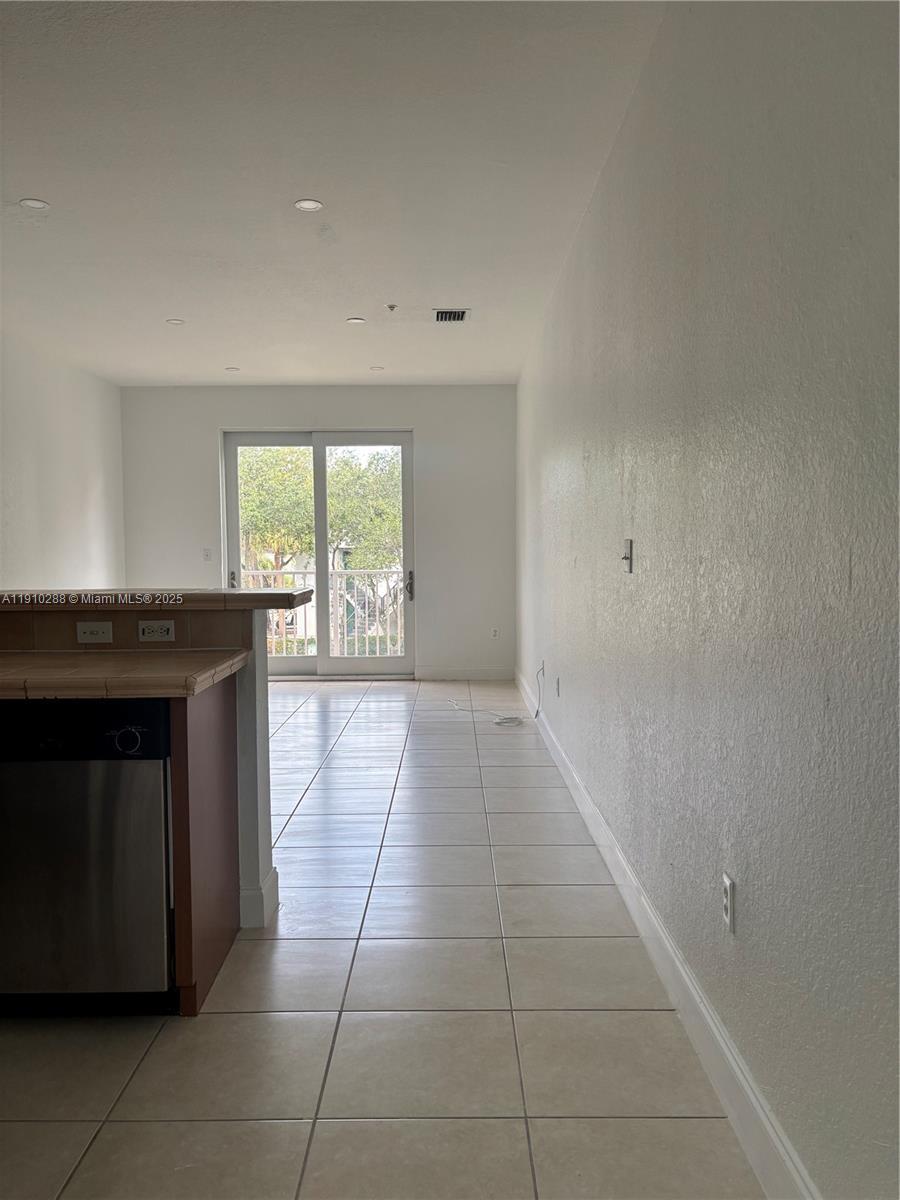 17710 NW 73rd Ave # 20 Unit: 202-20