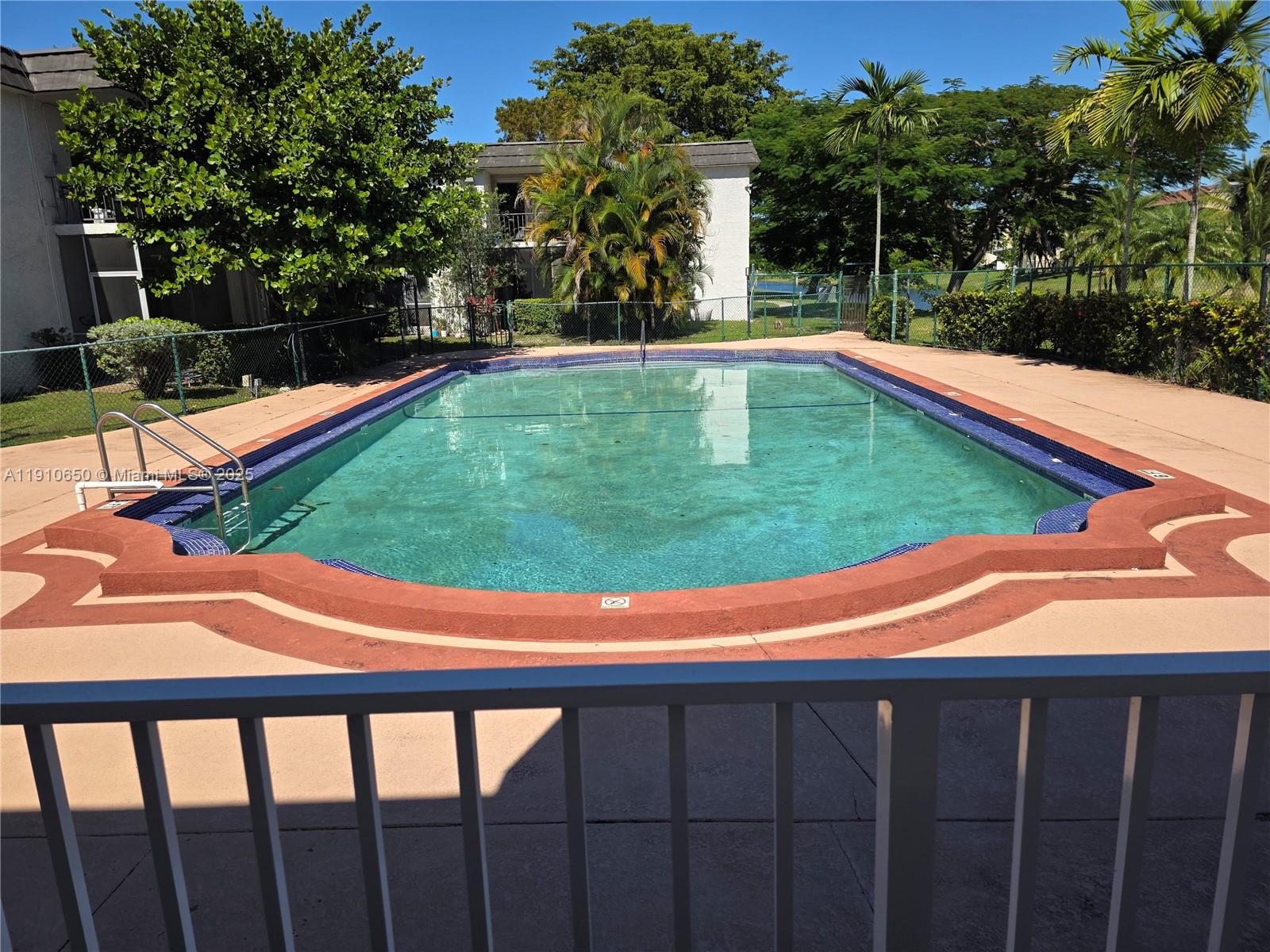 10399 N Kendall Dr Unit: AA8