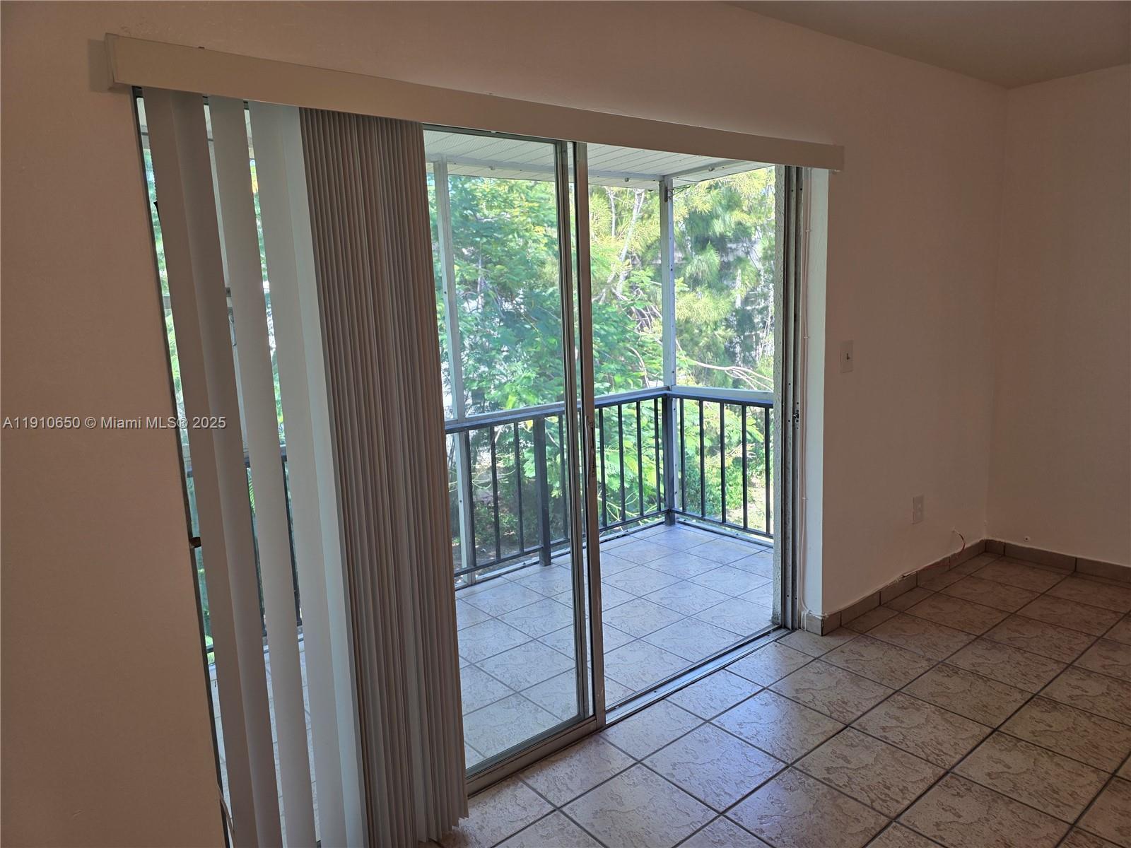 10399 N Kendall Dr Unit: AA8