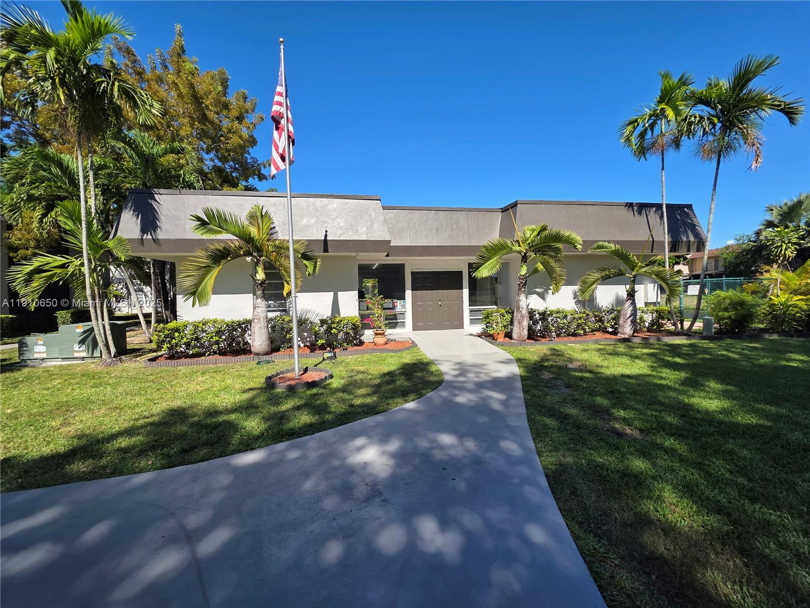 10399 N Kendall Dr Unit: AA8