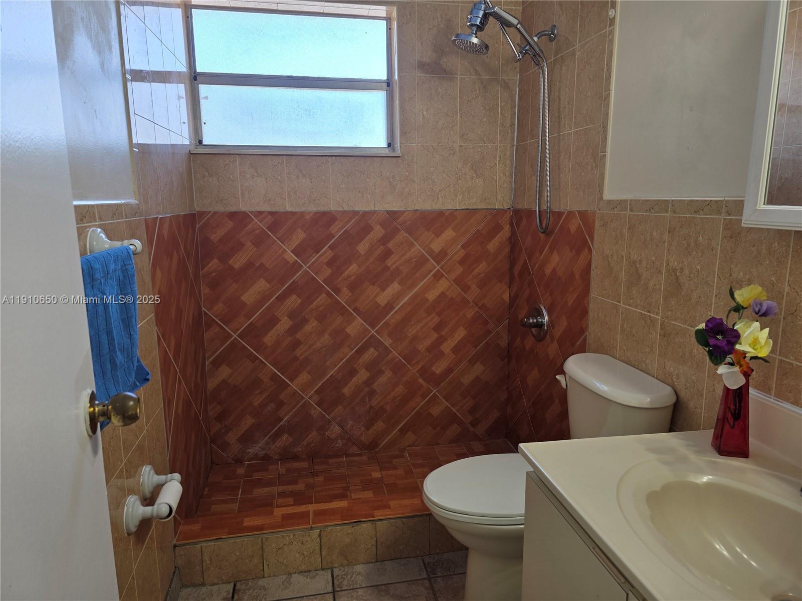 10399 N Kendall Dr Unit: AA8