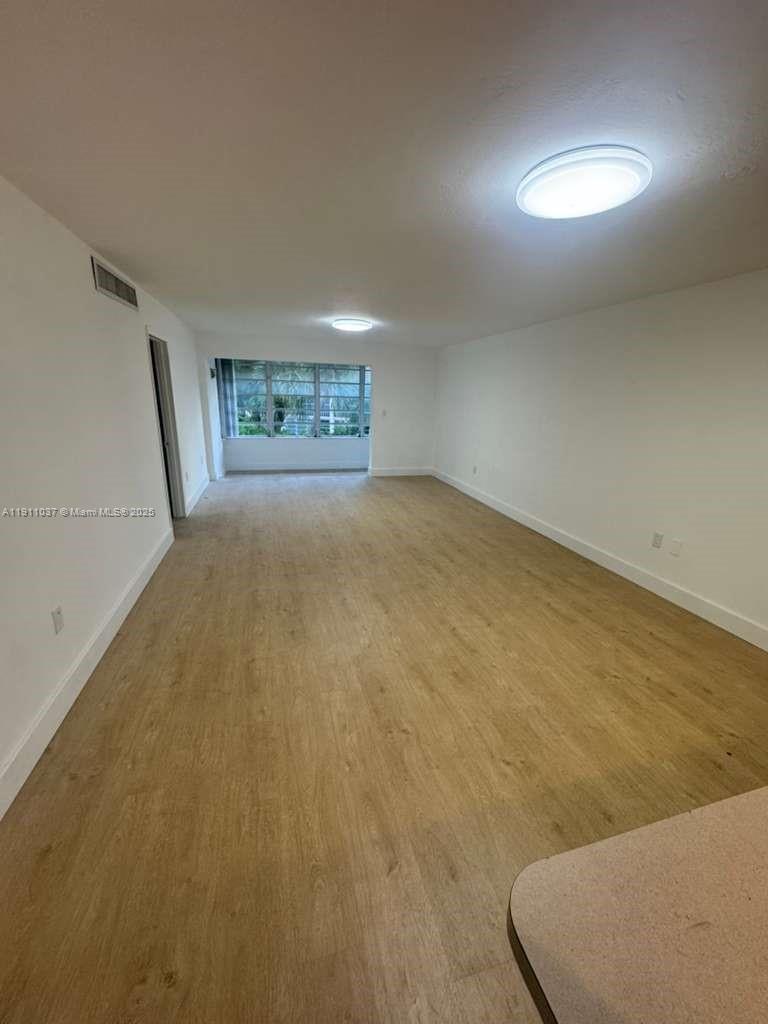 1550 NE 191st St # 310