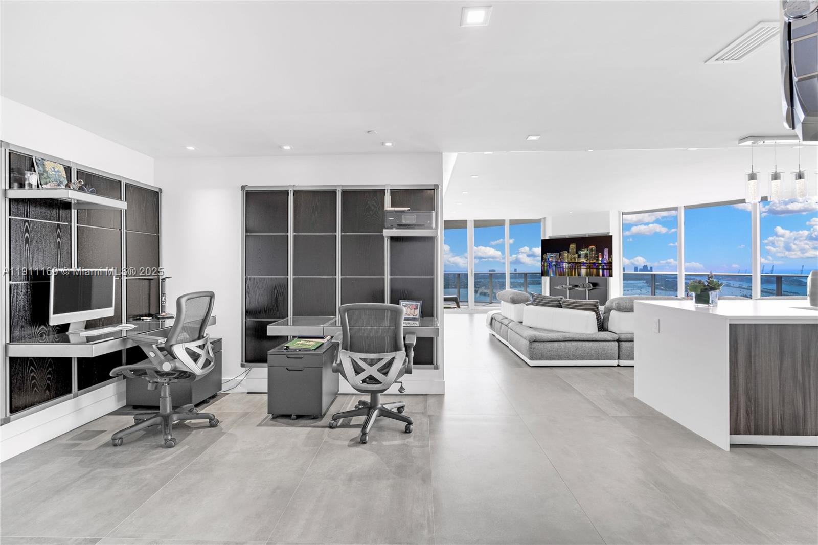 488 NE 18th St # 3912